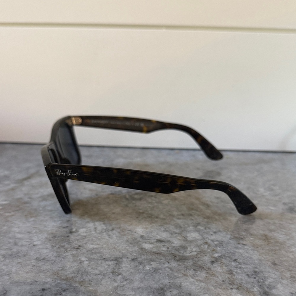Ray-Ban Tortoiseshell Frame Sunglasses with Dark Green Lenses - Polarized - Picture 2 of 8